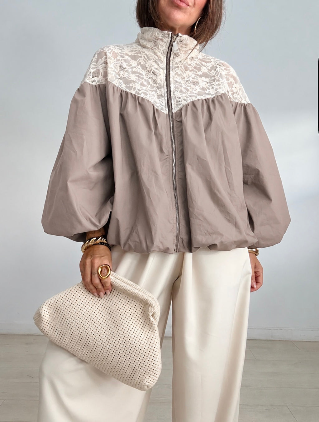 Bomber Encaje Taupe