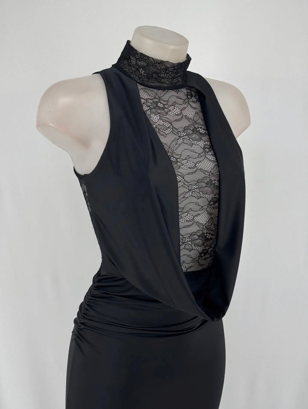 Vestido Cascada Negro