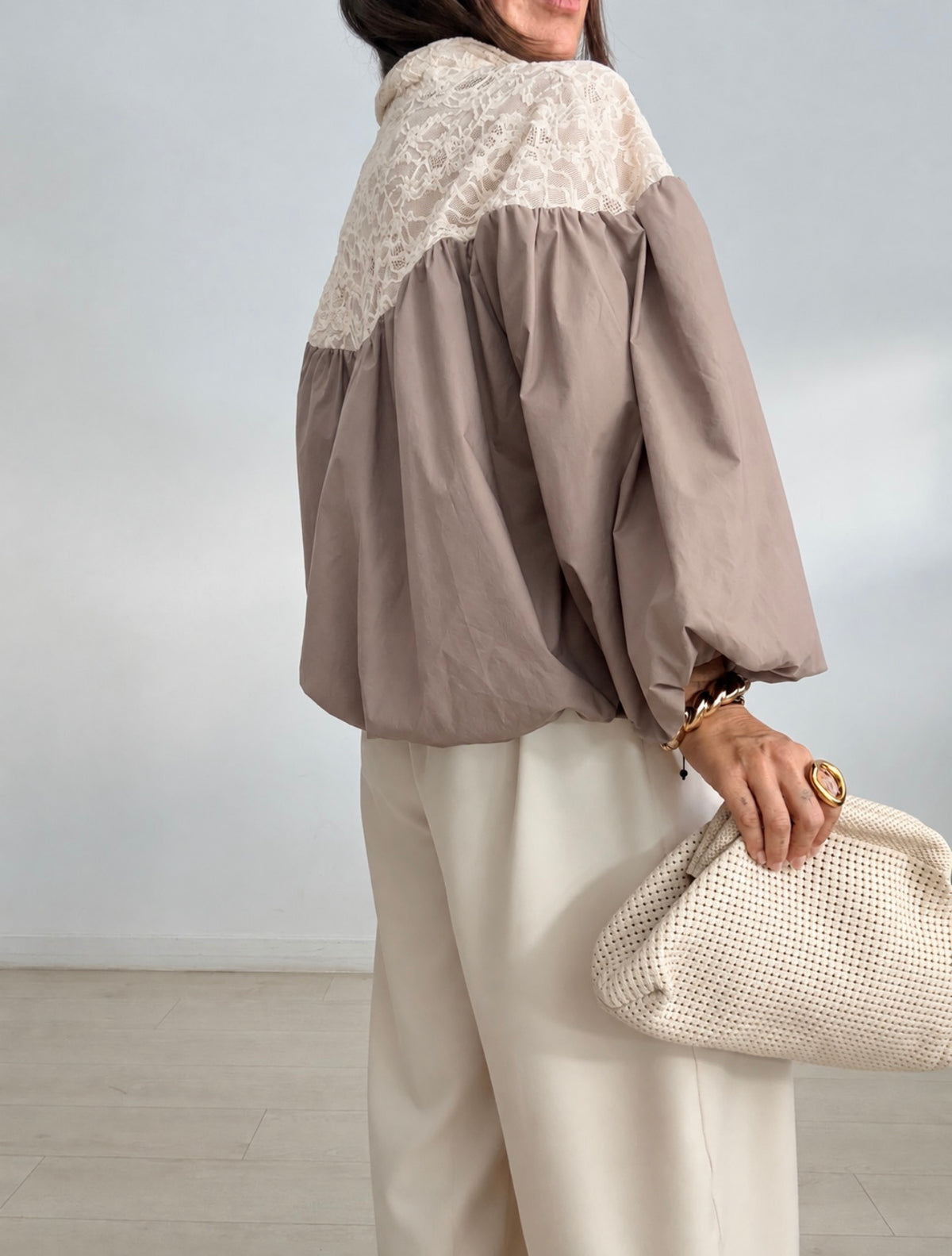 Bomber Encaje Taupe