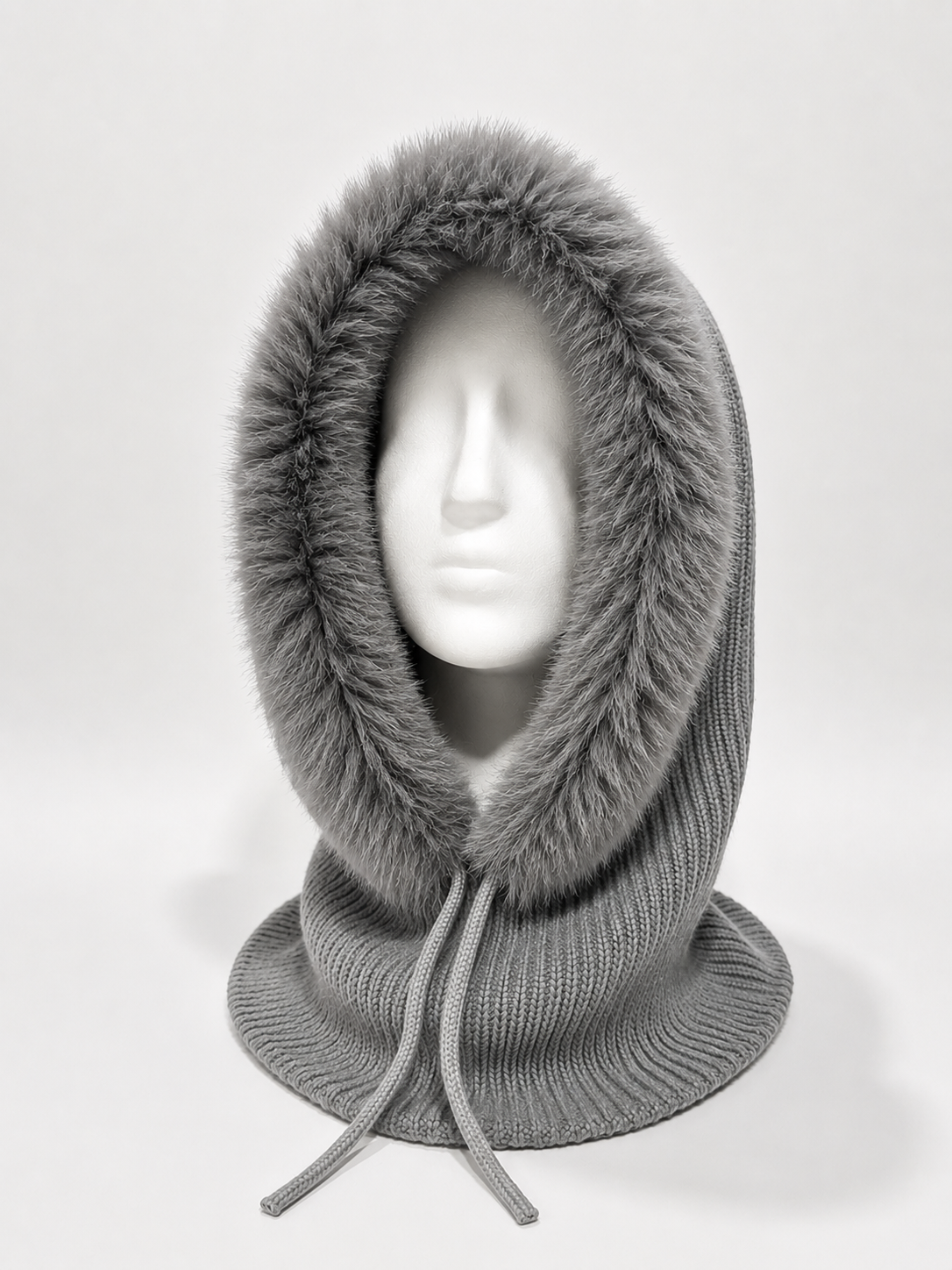 Balaclava de punto con pelo en la capucha