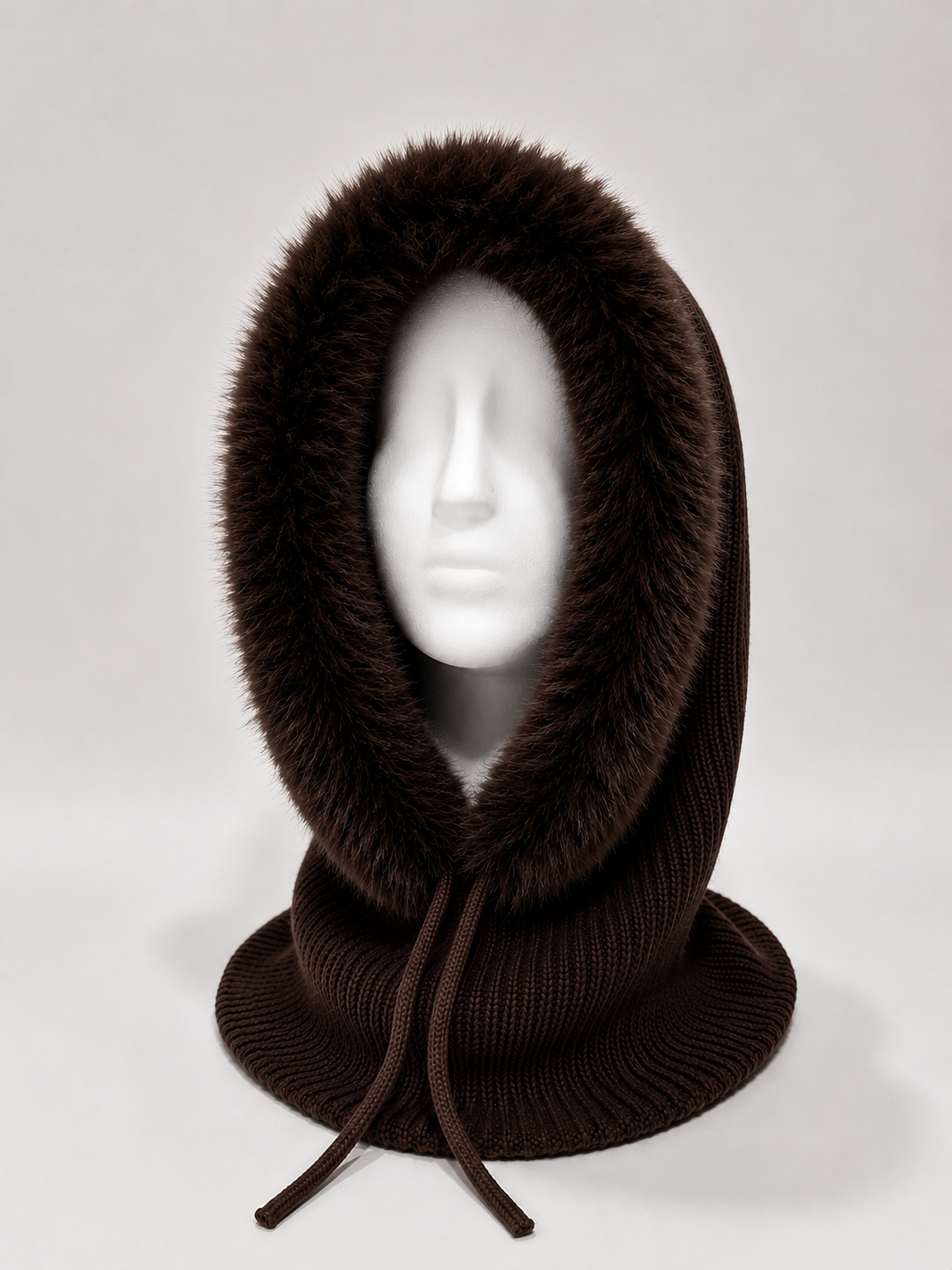 Balaclava de punto con pelo en la capucha
