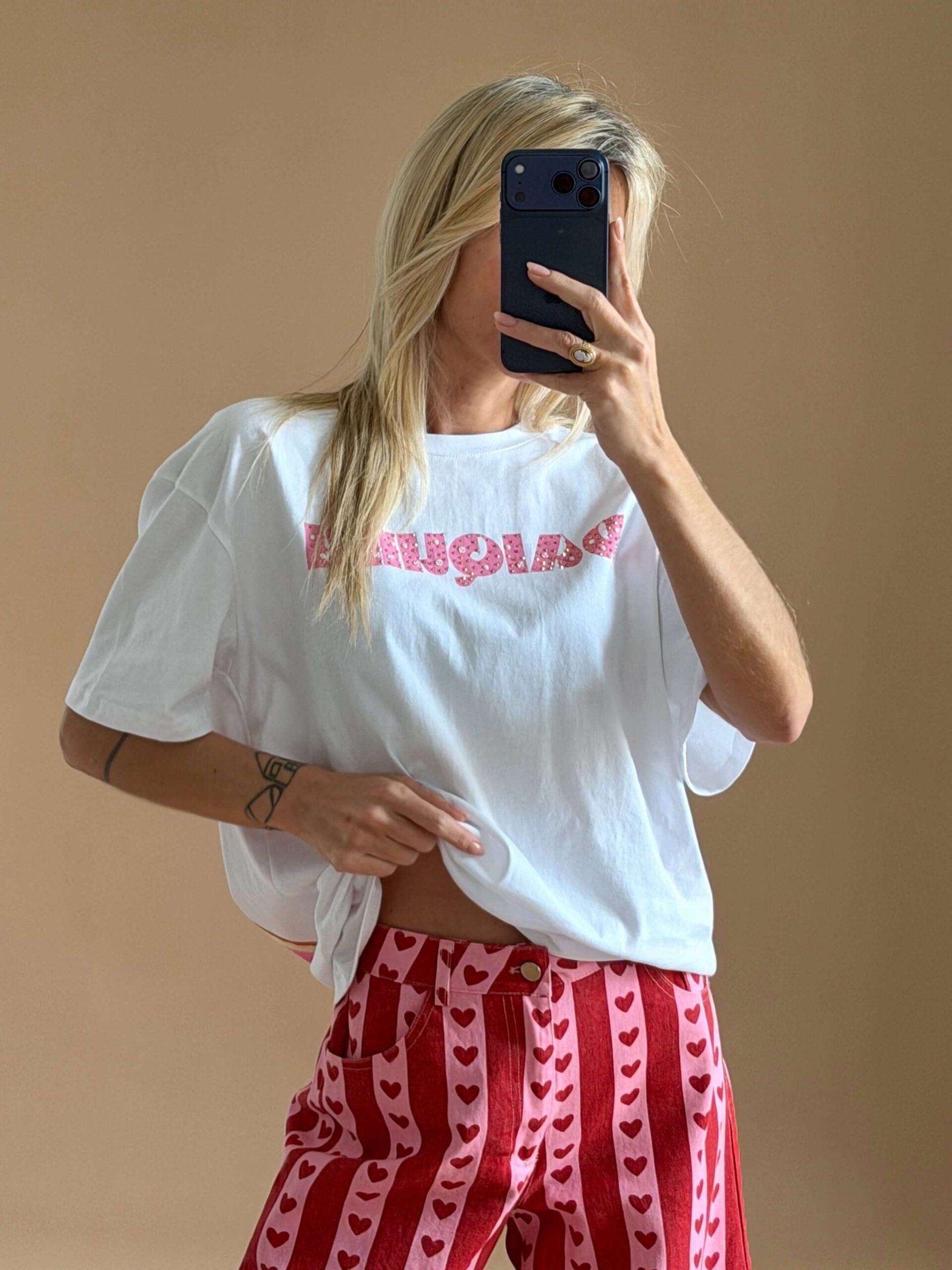 Camiseta con estampado de cóctel