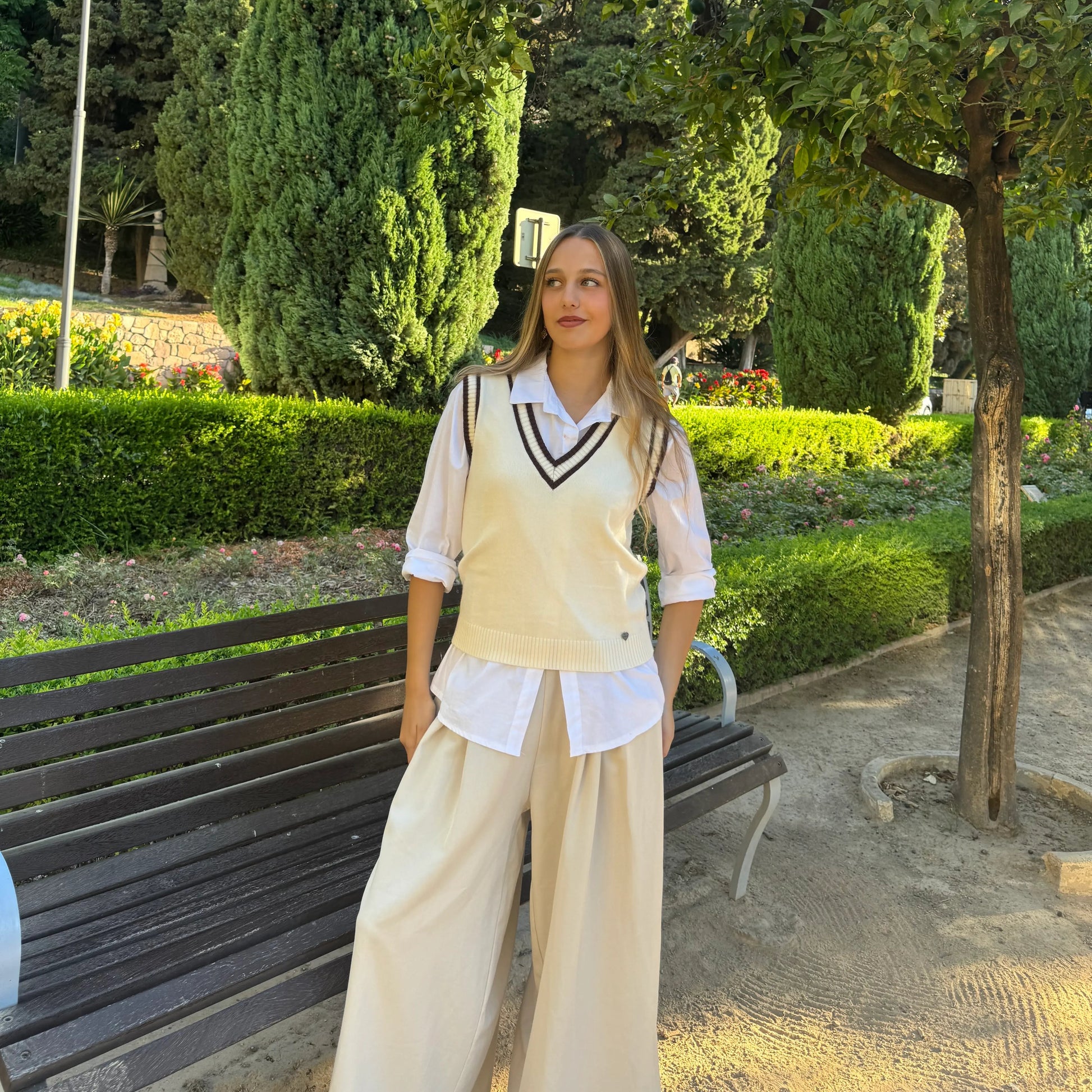 Pantalón traje ancho beige