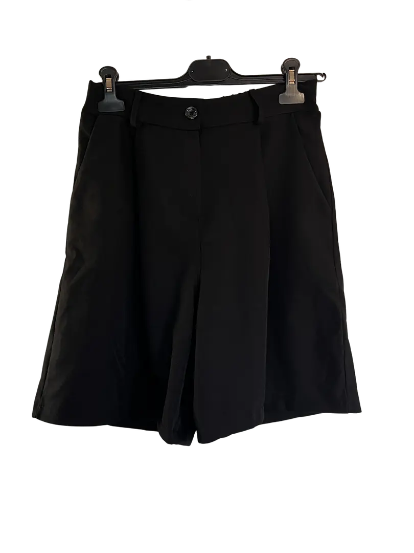 Pantalón traje corto